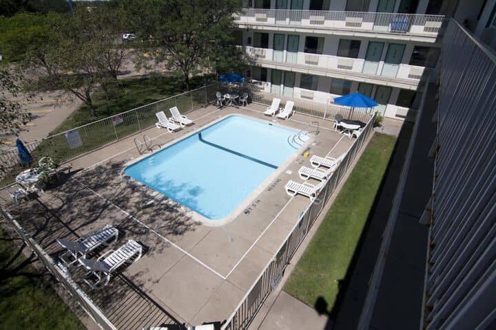 Pool 14 of 17
