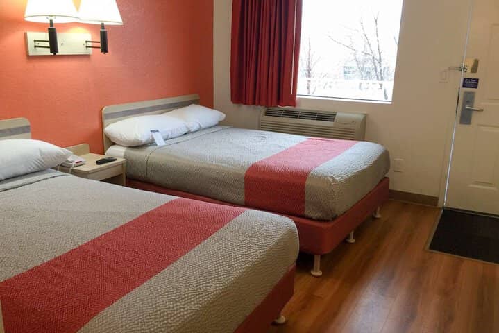 Room 9 of 17